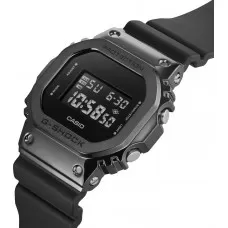 Мужские часы Casio G-Shock GM-5600UB-1